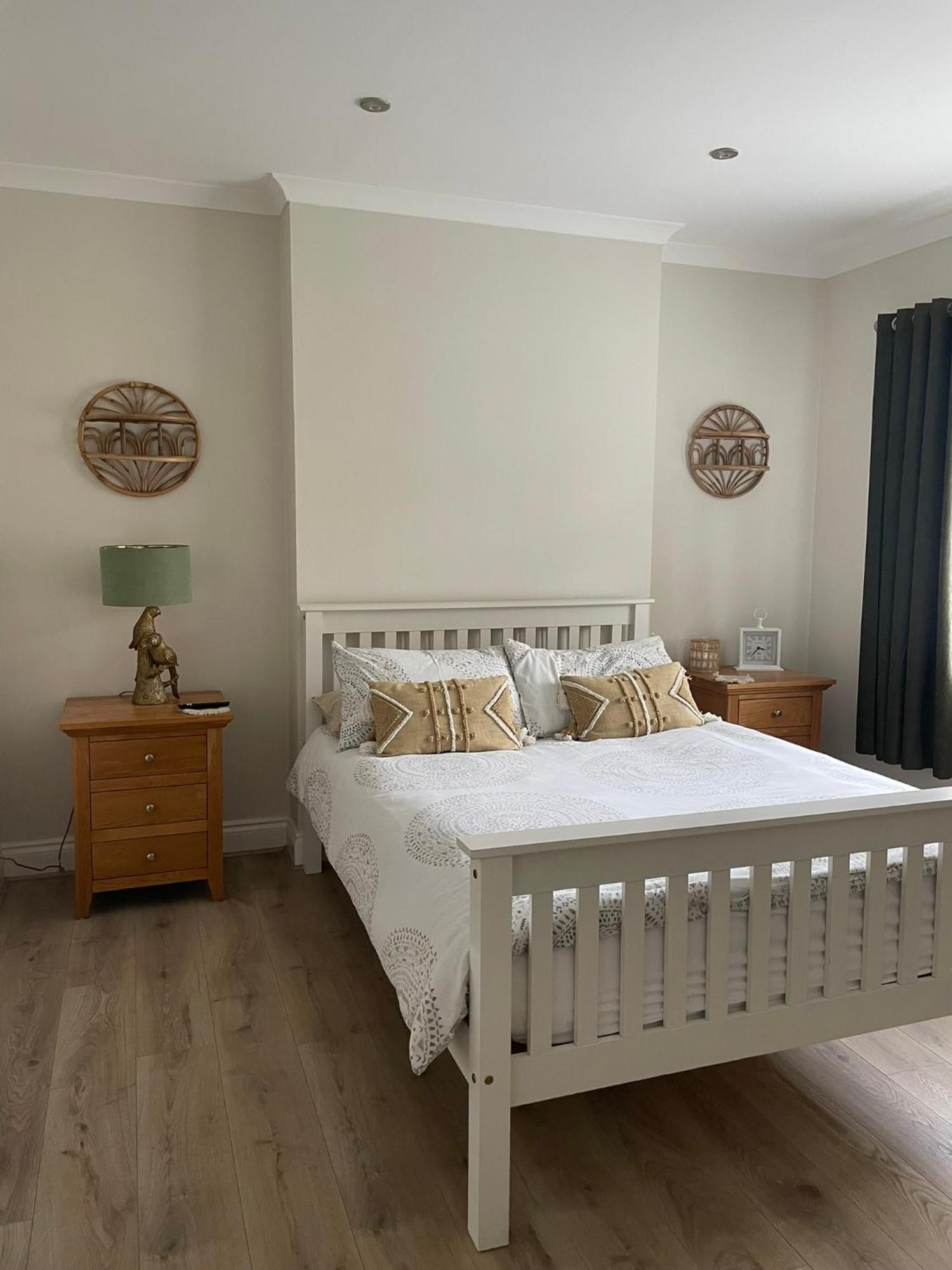 Lovely 2 Bed Apartment With Hot Tub Log Burner And Off Street Parking Dumfries Exterior photo